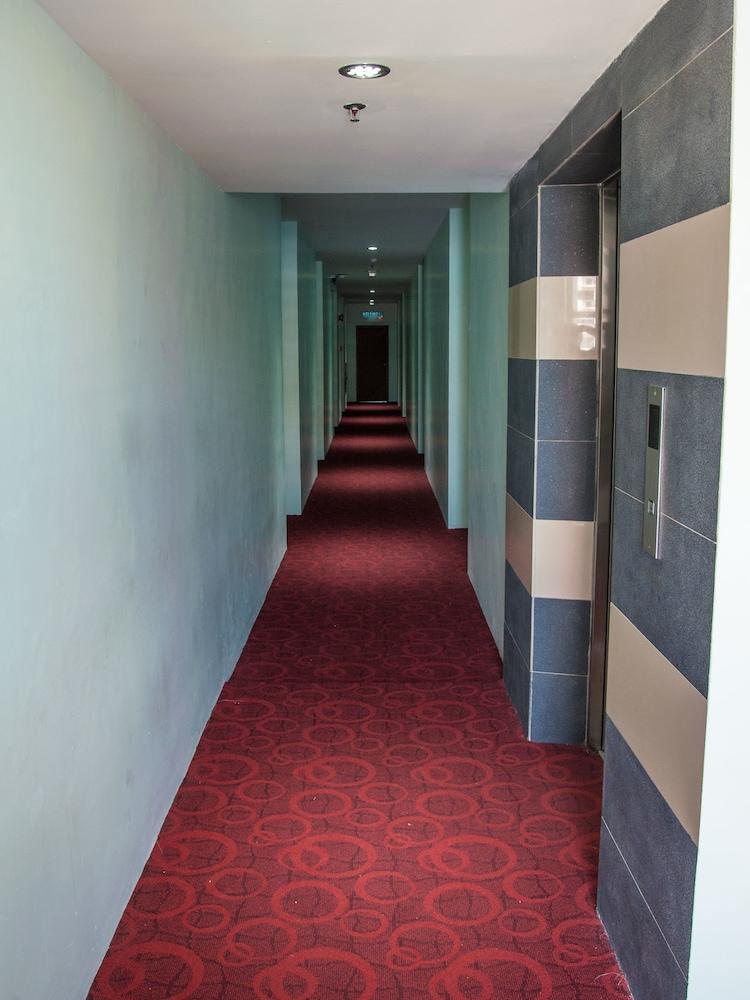 Stanton Gaya Hotel 2*